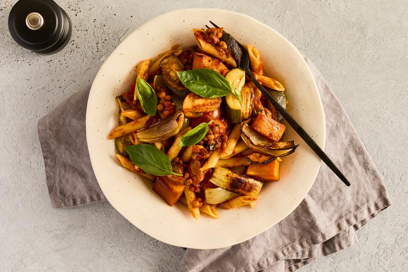 With soft chunks of roasted courgette, butternut squash and onions, plus chestnut mushrooms and filling lentils, all stirred into a garlicky tomato and basil sauce and served over penne, itʼs wholesome, hearty and absolutely sublime.