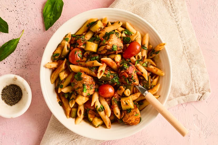 Chicken chunks are coated in a garlicky, smoky, chilli-laced sauce and there’s a beautiful pop of green courtesy of diced courgette, chopped spinach and fresh basil.