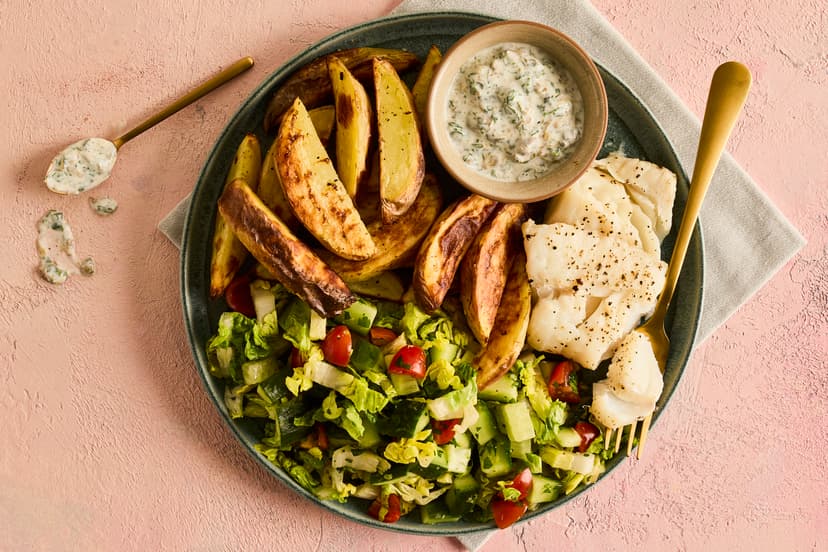 A simple, lighter take on a teatime classic, served with a zesty salad and a saucy, tangy sidekick for dunking your chips in. And, of course, it’s all completely Free when you’re Food Optimising. What’s not to love?