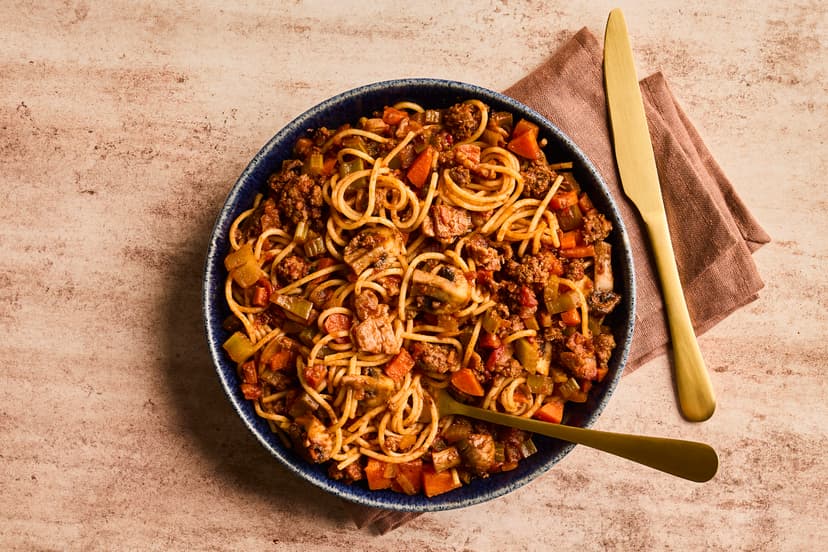 Spag bol is a Slimming World classic, and this recipe takes it to a whole new level. All your favourite ingredients are here, of course – lean beef mince, onion, carrot and tomato – but layer in smoked bacon, mushroom and peppers (with lashings of spaghetti), and you get a brand-new flavour experience. Bellissimo!