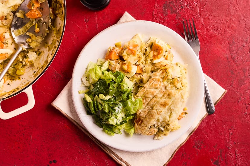 We love the Scandinavian vibe of this filling and flavoursome pie. It’s made with leek, carrots and boiled eggs in a creamy dill sauce, nestling under a mashed potato topping, and served with wedges of gem lettuce dressed with yogurt and herbs. Scandi-licious!