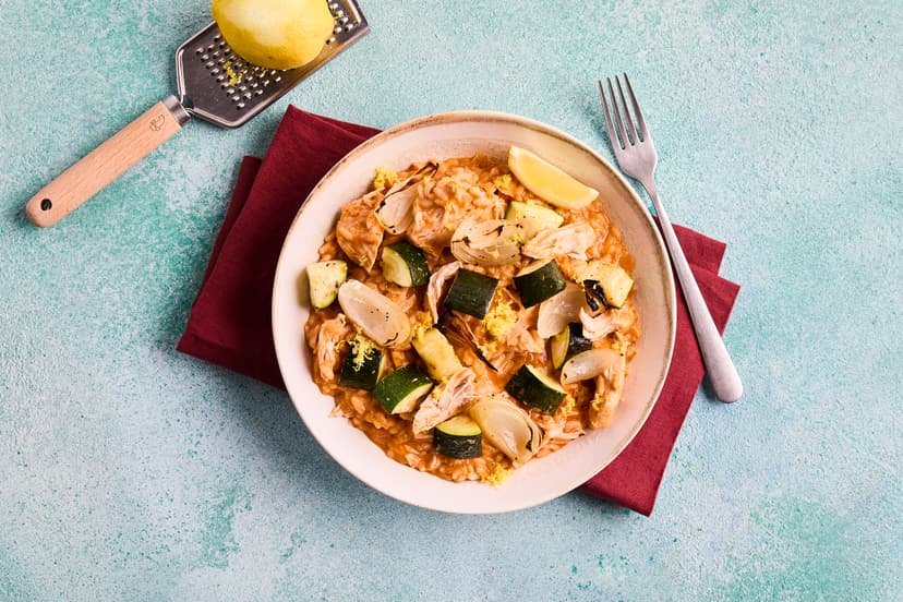Make it rice and easy with this super-tasty risotto! Tender roasted turkey is stirred into risotto rice with onion, tomato, thyme and a pinch of chilli flakes. It’s finished with yogurt and lemon and topped with roasted courgettes.