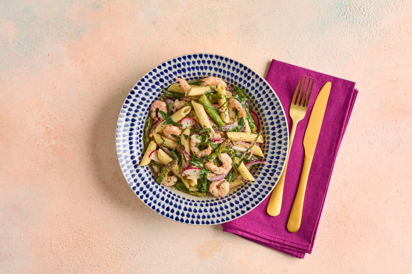 Plump prawns, seasonal asparagus and red onion are stirred into a delicious garlic, basil and parsley sauce along with peppery rocket and radishes, chunks of roasted lemon and pasta. And it’s all ready in just 20 minutes? Believe it!