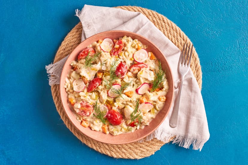 Keep the summer vibes alive with this sun-drenched risotto. Smoked haddock fillets are simmered in a light leek and carrot broth with garlic, basil and parsley, then flaked into rice with juicy tomatoes, a swirl of Greek-style yogurt and a squeeze of lemon. Top with radish, zest and dill for a zippy finish…