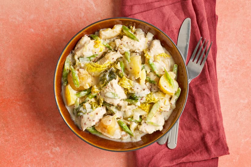 We can’t praise this speedy braise enough! Juicy chunks of diced turkey breast and gem lettuce are simmered in a garlicky broth that’s boosted by wholegrain mustard and made creamy with Greek-style yogurt. Served with baby potatoes and green beans.