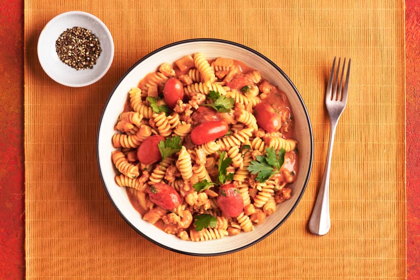 It’s a pasta plot twist – because sometimes regular ragu just won’t do! Minced prawns, oregano and fennel seeds form the mouth-watering base, then come baby tomatoes and a garlicky sun-dried tomato sauce, with a final flourish of yogurt and parsley. Tossed through fusilli, it’s fast, satisfying and guaranteed to keep your taste buds on the edge of their seats.