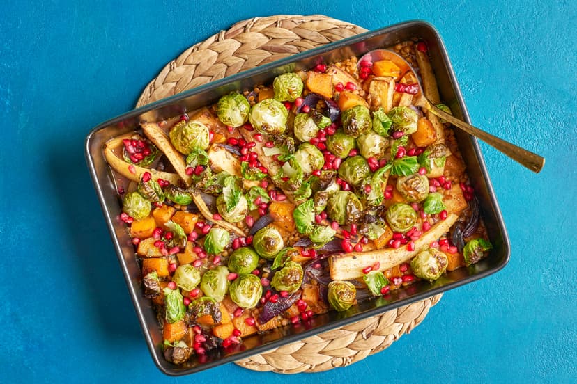 You’d butternut pout, you’d butternut cry… just order this plant-powered bake and you’re guaranteed a holly-jolly time! As well as melt-in-the-mouth squash and a shredded sprout sprinkle, it’s packed with roasted parsnips, lentils and whole Brussels, seasoned with sage, garlic and allspice, and topped with sparkly pomegranate.