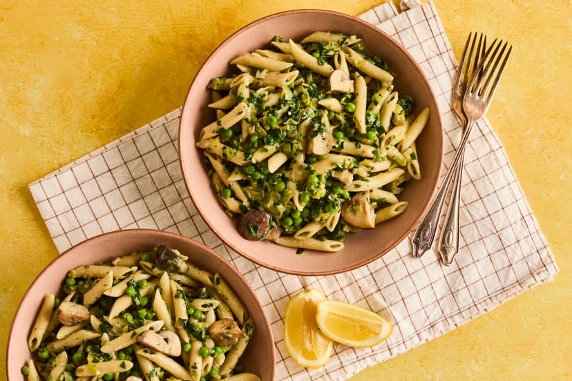 There’s a simple elegance to this vegetarian dish, and it really delivers on flavour. There are garlicky, herby mushrooms, leek and spinach, sweet garden peas and a luxurious yet light sauce – all lifted with a squeeze of lemon. Pasta night will never be the same again.